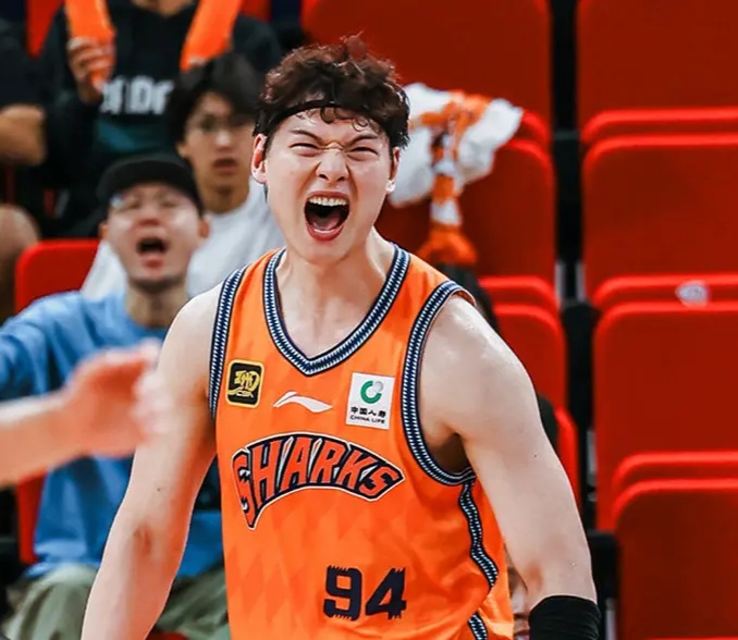 od体育地址-包含在广东队赛场上演CBA季后赛，三杀，引发全场沸腾的词条