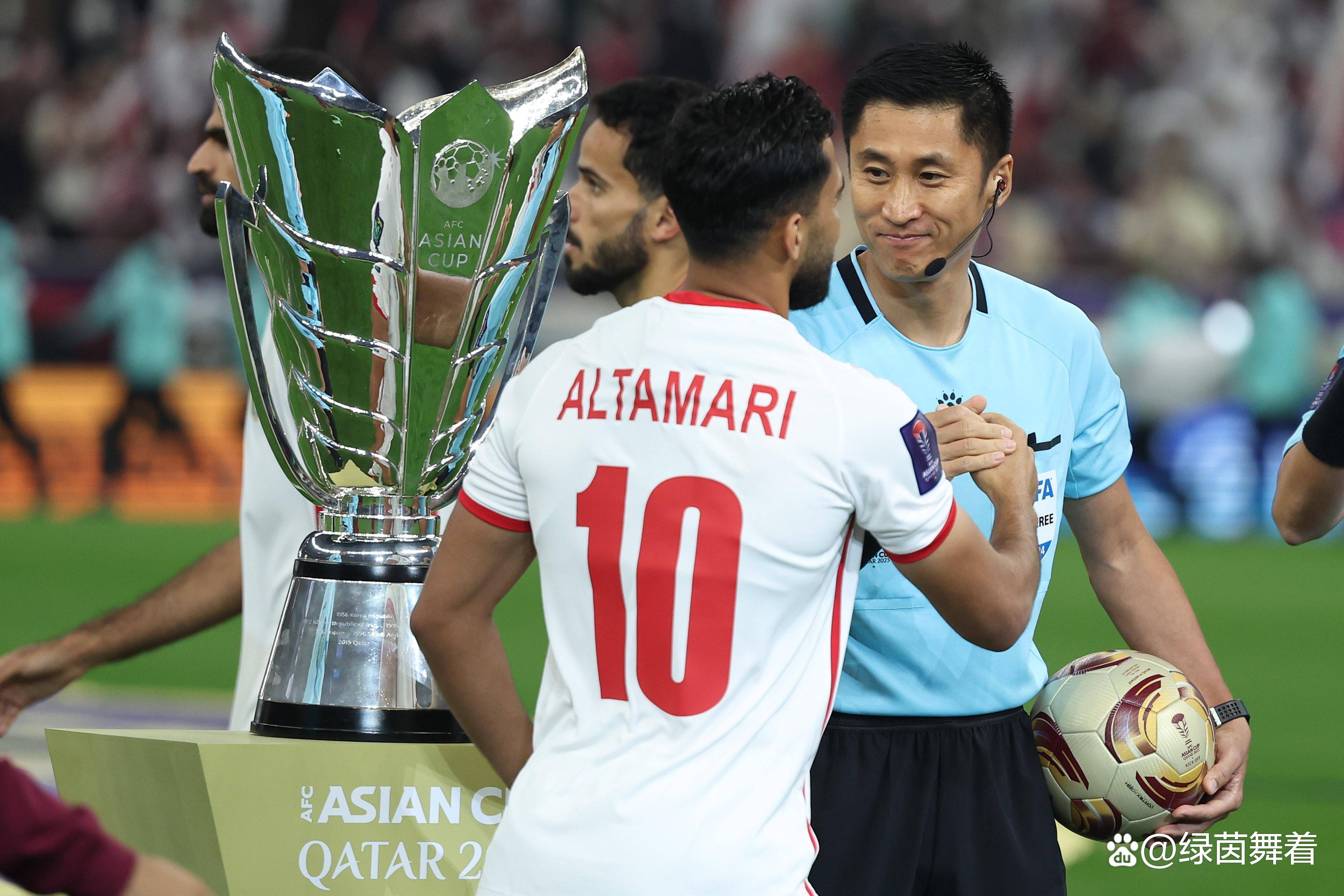 亚洲足坛新秀获得杰出表现奖